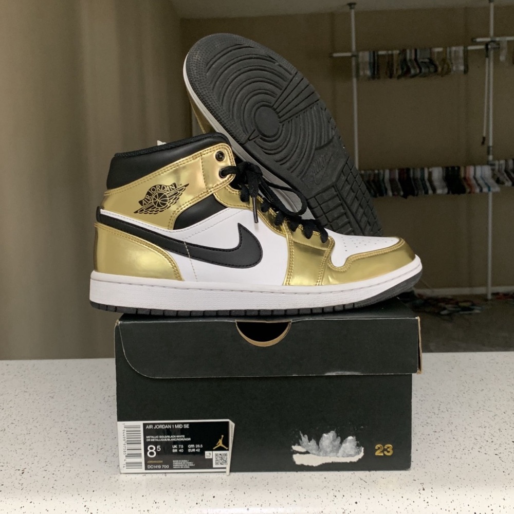 Size 8.5 - Jordan 1 Mid SE Metallic Gold 2020